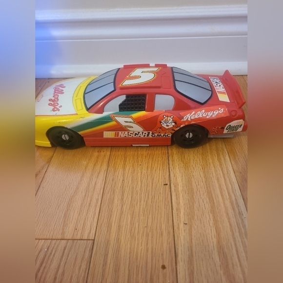 NASCAR Sasco Matchbox Storage Race Car‎ #5 Terry Labonte Monte Carlo - Picture 2 of 11